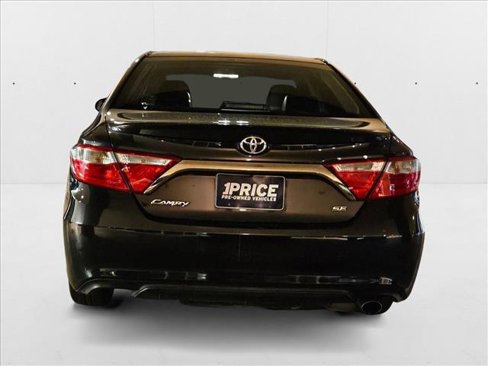 Used 2017 Toyota Camry SE w/ Moonroof Package image 6
