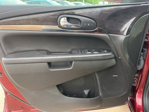 Used 2017 Buick Enclave Leather image 12