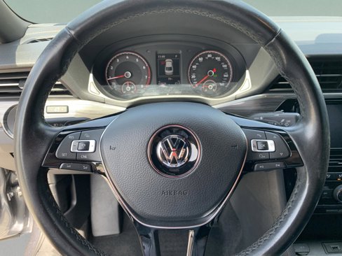 Used 2021 Volkswagen Passat 2.0T R-Line image 39