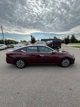 Used 2024 Nissan Altima 2.5 SV w/ SV Premium Package image 9