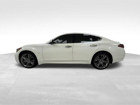 Used 2019 INFINITI Q70 Luxe image 4