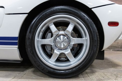 Used 2006 Ford GT image 13
