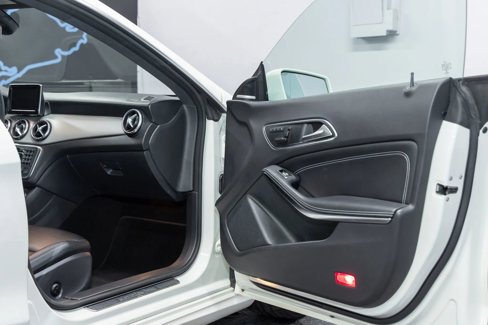 Used 2014 Mercedes-Benz CLA 250 image 21
