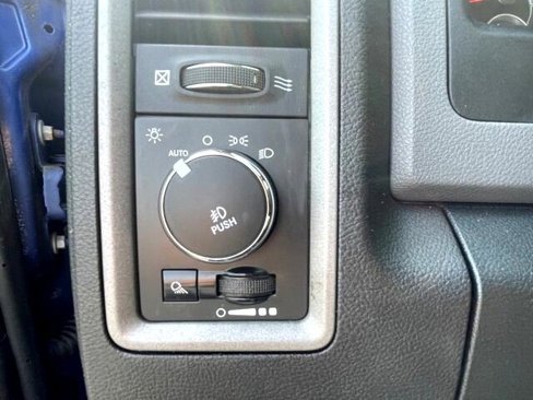 Used 2015 RAM 1500 Express image 17