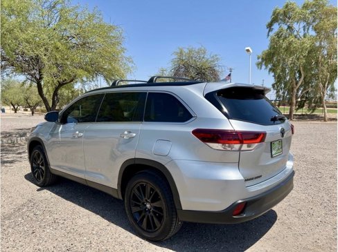 Used 2019 Toyota Highlander SE image 5