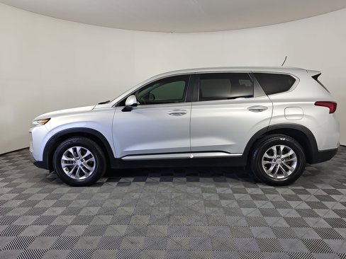 Used 2019 Hyundai Santa Fe SE image 2