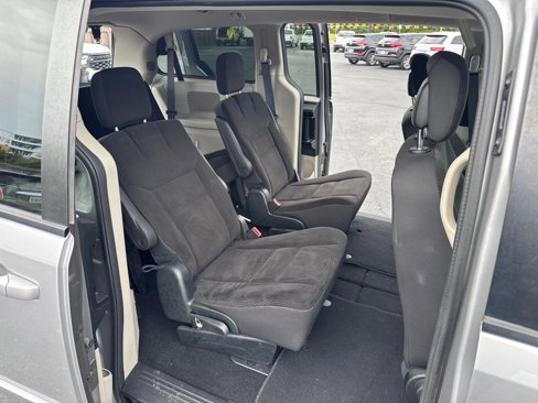 Used 2017 Dodge Grand Caravan SE w/ Power Window Group image 12