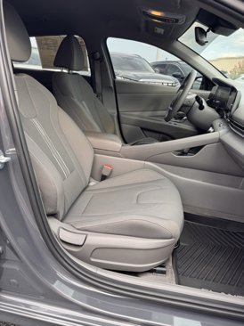 Used 2024 Hyundai Elantra SEL image 11