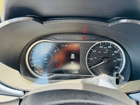 Used 2023 Nissan Versa SV image 17
