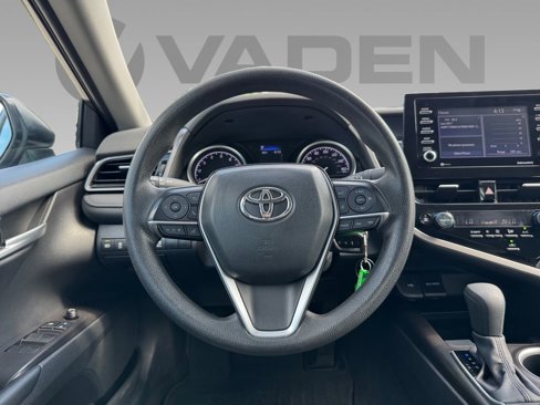 Used 2024 Toyota Camry LE image 10