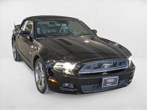 Used 2013 Ford Mustang GT Premium image 3
