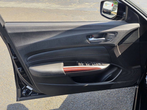 Used 2015 Acura TLX w/ Technology Package image 9