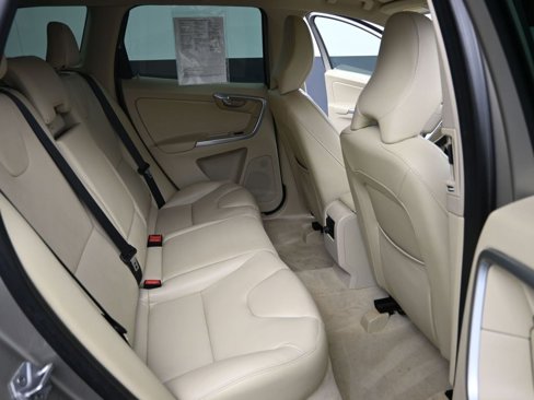 Used 2016 Volvo XC60 T6 w/ Proximity Package image 25