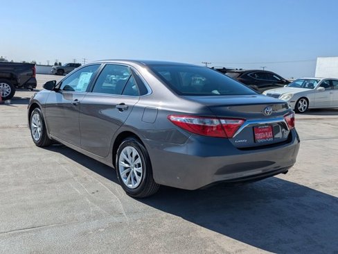 Used 2017 Toyota Camry LE image 11