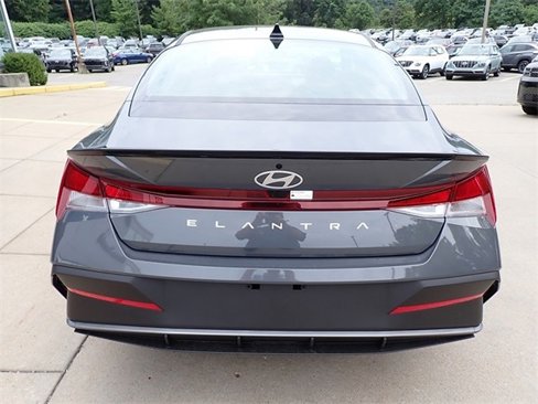 New 2025 Hyundai Elantra Sport image 3