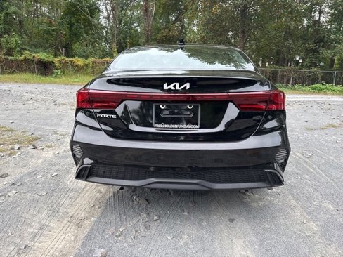 Used 2023 Kia Forte LXS w/ LXS Technology Package image 6