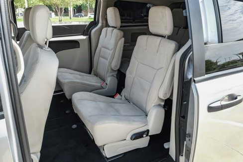 Used 2019 Dodge Grand Caravan SE image 35
