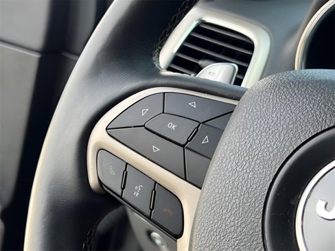 Used 2017 Jeep Grand Cherokee Limited image 25
