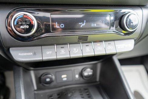 Used 2023 Hyundai Kona Limited image 31