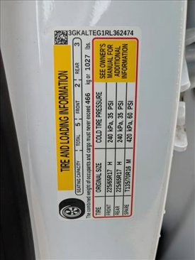 Used 2024 GMC Terrain SLE image 16