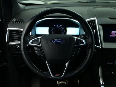 Used 2019 Ford Edge ST w/ Cold Weather Package image 3