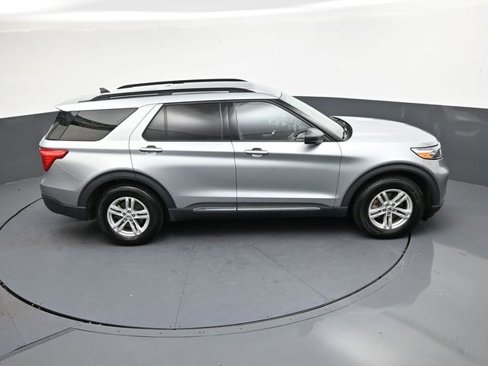 Used 2023 Ford Explorer XLT w/ Equipment Group 202A image 24