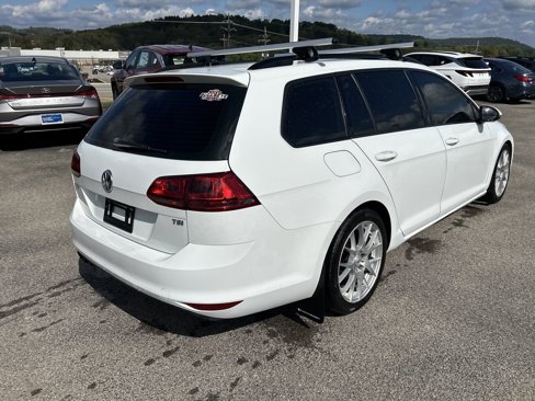 Used 2015 Volkswagen Golf S image 9