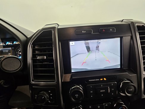 Used 2019 Ford F150 XLT w/ Trailer Tow Package image 17