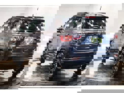 Used 2020 Jeep Compass Latitude image 2