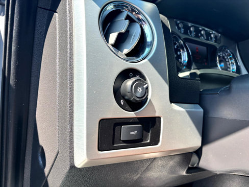 Used 2014 Ford F150 Platinum image 28