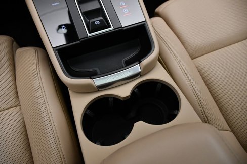 Certified 2023 Porsche Macan image 33