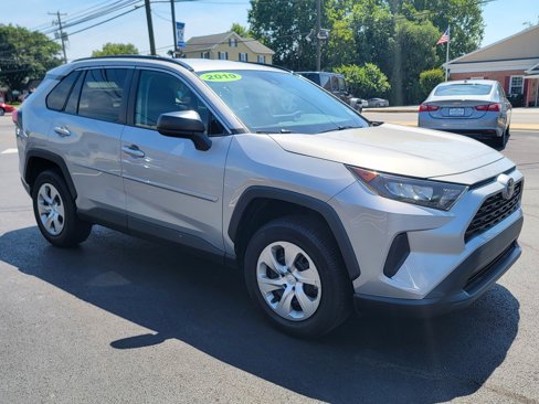 Used 2019 Toyota RAV4 LE image 3