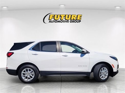 Used 2024 Chevrolet Equinox LT image 3