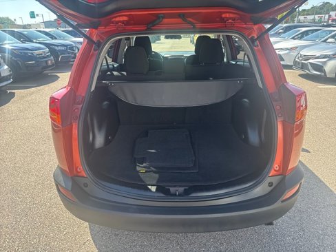 Used 2015 Toyota RAV4 LE image 11