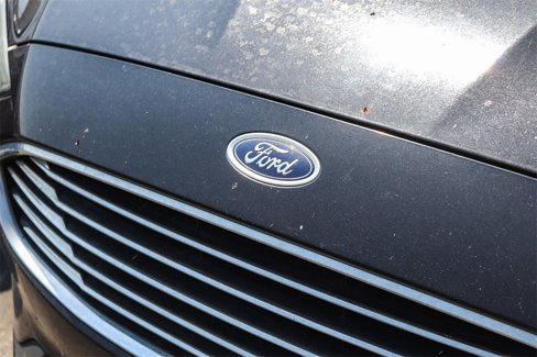 Used 2020 Ford Fusion SE image 3