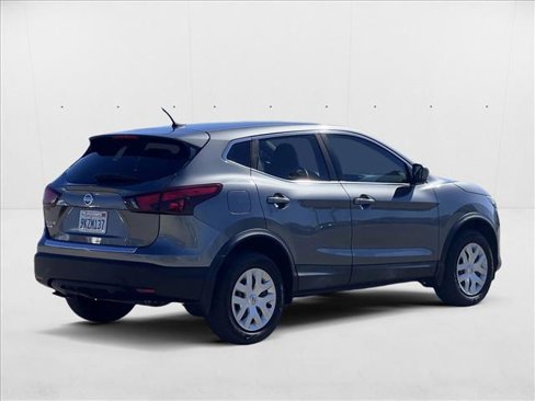 Used 2017 Nissan Rogue Sport S image 5
