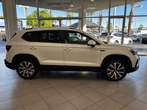 Used 2022 Volkswagen Taos SE image 6