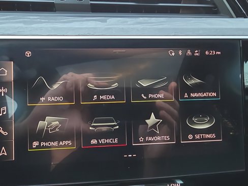 Used 2021 Audi e-tron Premium w/ Convenience Plus Package image 74