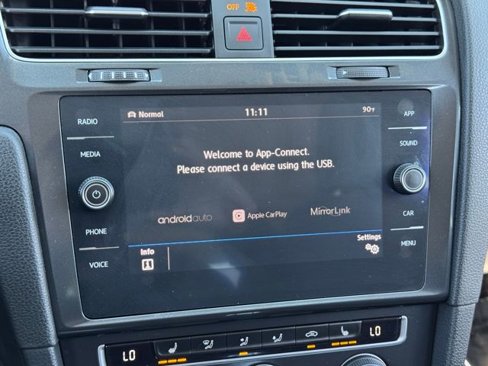 Used 2019 Volkswagen e-Golf SE w/ Driver Assistance Package image 11