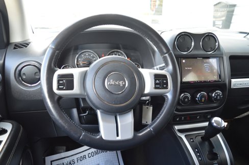 Used 2017 Jeep Compass Latitude image 32