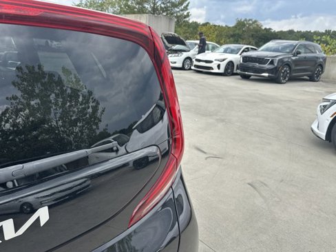 Used 2022 Kia Soul LX image 20