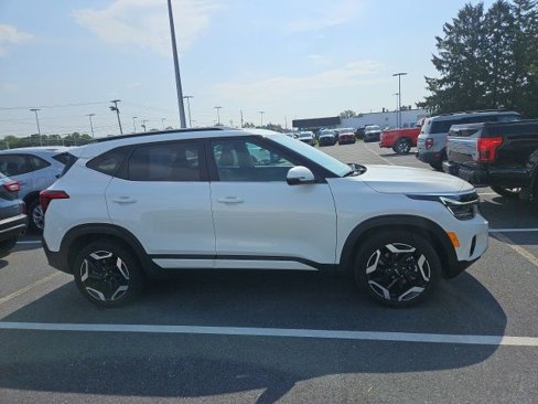 Used 2025 Kia Seltos SX w/ SX Sunroof Package image 8