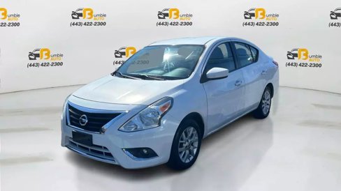 Used 2018 Nissan Versa SV image 1