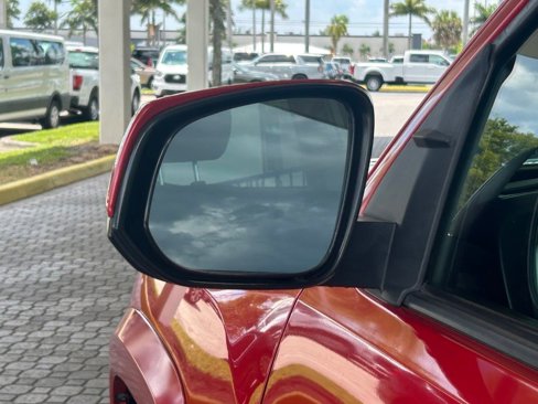 Used 2016 Toyota Tacoma SR5 image 15