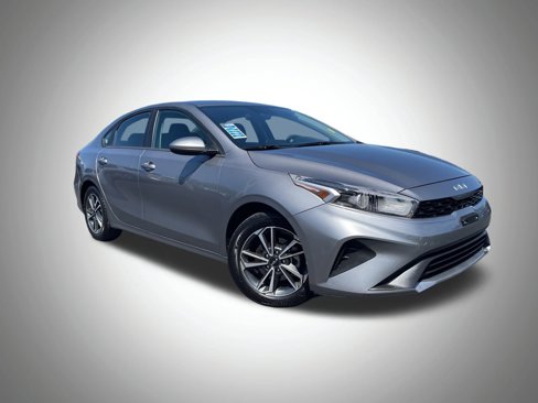 Used 2023 Kia Forte LXS image 2