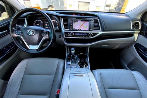 Used 2018 Toyota Highlander Limited image 13