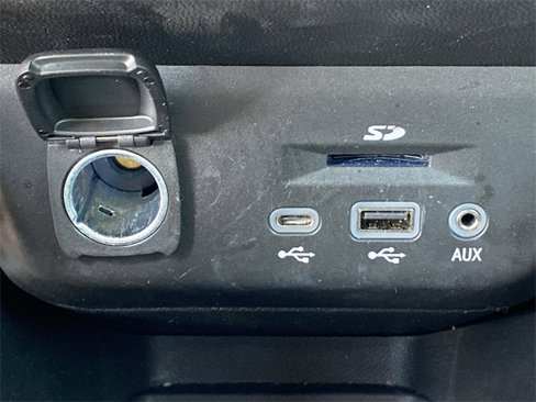 Used 2021 Chevrolet TrailBlazer RS w/ Technology Package image 18