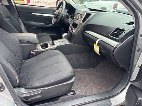 Used 2010 Subaru Outback 2.5i image 19