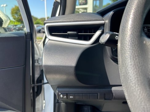 Used 2022 Toyota Corolla LE image 25