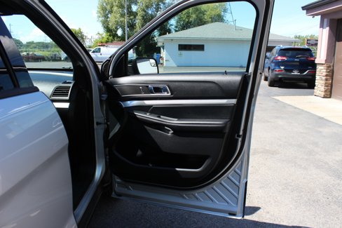 Used 2017 Ford Explorer XLT w/ Equipment Group 202A image 31